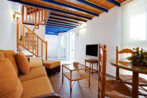 Ruang duduk di Finca El Altabacar - Casa Rural - Playa