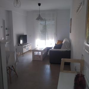 Photo de la galerie de l'établissement Apartamento Carlos, à Rota 27 autres photos