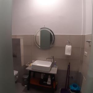 A bathroom at Dimitra apartments koroni