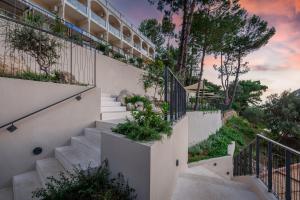 Akrotiri Beach Resort Hotel - Adult Friendly的阳台或露台