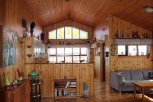 Setusvæði á Stunning Cabin with Breathtaking Views!