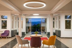 Mercure Medias Binderbubi Hotel And Spa的休息区