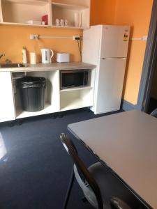 Cornucopia hotel的厨房或小厨房