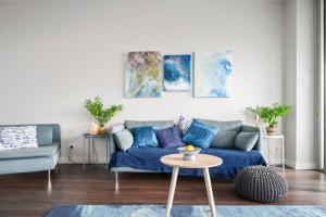 Meander - Port Noarlunga South - C21 SouthCoast Holidays的休息区