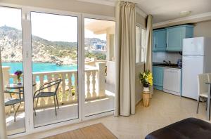 Gallery image of Aparthotel Ola Blanca in Cala de Finestrat