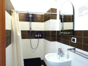 A bathroom at Le Mimose