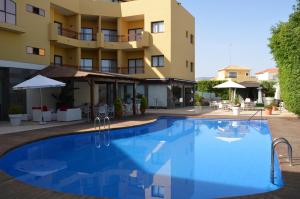 Bazén v ubytování Playa Sol - 30º hotels nebo v jeho okolí + 30 fotografií