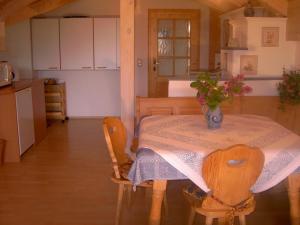Kuchyň nebo kuchyňský kout v ubytování Haus Gehmacher-Maier - Chiemgau Karte