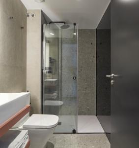 Kylpyhuone majoituspaikassa Hostal Espoz y Mina