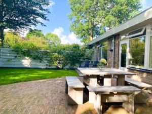 En have udenfor Prachtige bungalow Oostkapelle OK33