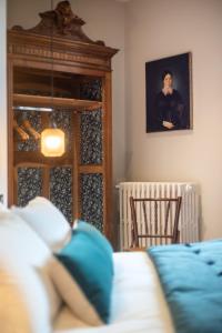 Edouard & Louise - Chambres d'hôtes客房内的一张或多张床位