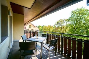 Rõdu või terrass majutusasutuses Apartament 26 Willa Ogrodowa