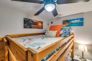 Säng eller sängar i ett rum på Cortez Gardens Cottage 15, Renovated and close to Beach, 3-Bed, 2-Bath 10 People