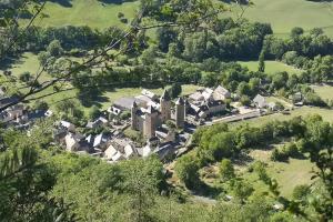 an aerial view of a house in a village at Maison traditionnelle en Lozère in Saint-Saturnin-de-Tartaronne