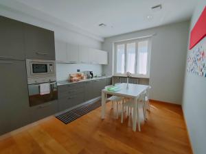 O bucătărie sau chicinetă la Apartment AL34