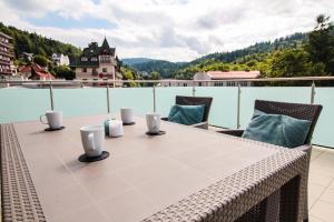 En generel udsigt til bjerge eller udsigt til bjerge taget fra lejligheden