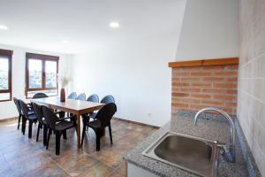 Fotografie z fotogalerie ubytování Casa rural Torre Buena Vista a 40 minutos de Valencia con gran jacuzzi y vistas maravillosass v destinaci Benafer