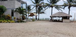 Ảnh trong thư viện ảnh của Casa frente al Mar EL PARAISO, Cojimies ở Pedernales