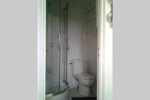 Koupelna v ubytování Petite maisonnette atypique et son jardinet