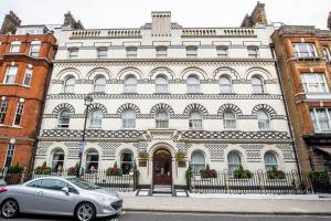 The building where the hotel is located 