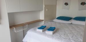 Postel nebo postele na pokoji v ubytování APARTMANI Emerald Dream
