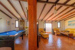 Gallery image of Casa Rosa with Heated Pool by I N Z U L A E in Vega de San Mateo