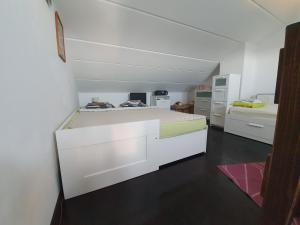 Fotografie z fotogalerie ubytování Modern Two Floors Apartment With A Beautiful View v destinaci Martinšćica