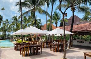 Reštaurácia alebo iné gastronomické zariadenie v ubytovaní Palumboreef Beach Resort