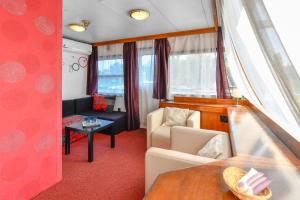 Posezení v ubytování Botel Vodnik