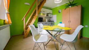 Kuchyňa alebo kuchynka v ubytovaní Apartamenty Niebo