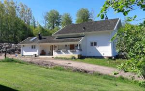 Tòa nhà nơi nhà gỗ tọa lạc