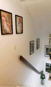 TV/trung tâm giải trí tại Lakeview lodge Tree of Life, Skagern Lake +56 ảnh