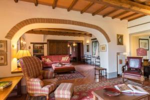Posezení v ubytování Exclusive Villa Parrano - countryside with pool