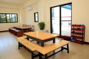 Khu vực ghế ngồi tại Yuan Homestay