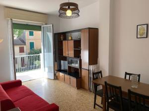 Η κουζίνα ή μικρή κουζίνα στο Casa Bianca 2 - confortevole in centro a Moneglia