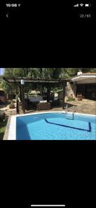 Bazén v ubytovaní Luxury villa with stunning panoramic sea view alebo v jeho blízkosti