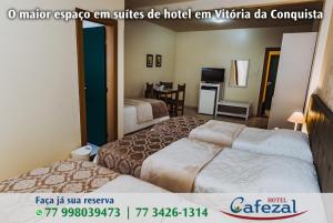Cartel de una habitación de hotel con 2 camas en Cafezal Palace Hotel, en Vitória da Conquista