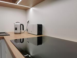 Zdjęcie z galerii obiektu LUXURY APARTMENT w Warszawie