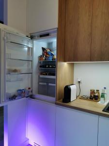 Zdjęcie z galerii obiektu LUXURY APARTMENT w Warszawie