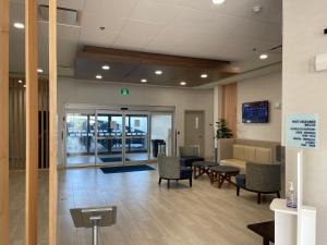 O zonă de relaxare la Holiday Inn Express & Suites - Gatineau - Ottawa by IHG +49 fotografii