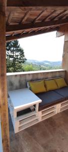 Balkón nebo terasa v ubytování Vikend house