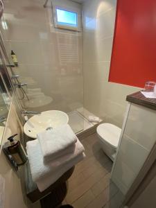Koupelna v ubytování Best Western Plus Hôtel la Rade