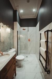 Kylpyhuone majoituspaikassa ch1 boutique stays-Roman Bath Suite