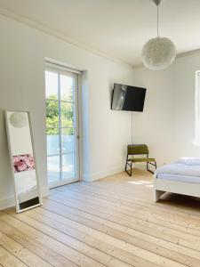 TV a/nebo společenská místnost v ubytování aday - City Central Mansion - 1 Bedroom with big terrace