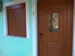 Imagem da galeria de "Patra's" Apartments Patra em Poseidónion