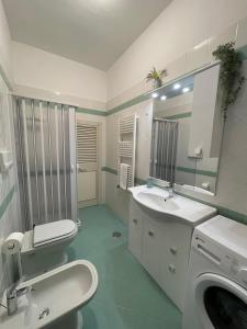 A bathroom at Seaview apartments
