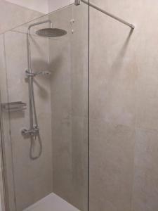 A bathroom at Magnifica Vittorio Veneto