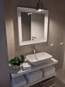 A bathroom at Magnifica Vittorio Veneto