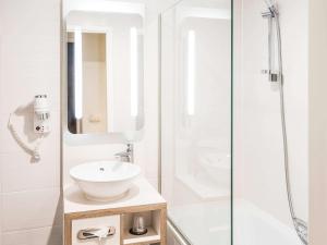 Ванная комната в Mercure Oostende