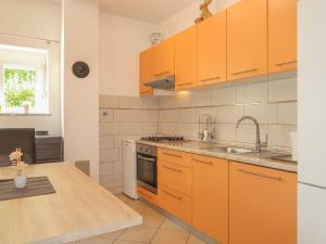 Küche/Küchenzeile in der Unterkunft Apartment Mila-2 by Interhome